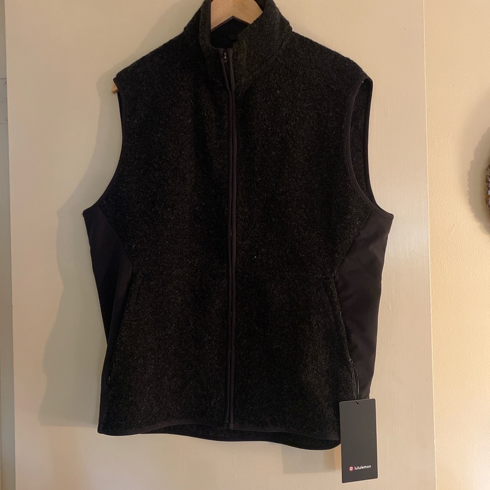 Lulu Lemon Men’s Fleece Vest